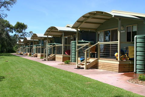 Lakesea Park - Australian Directory 2