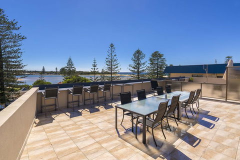 Lakeshore Apartments - Unit 5 - Australian Directory 0