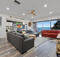 Lakeside Landing - Waterfront - Australian Directory