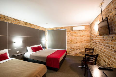Lakeview Hotel Motel - Australian Directory 1