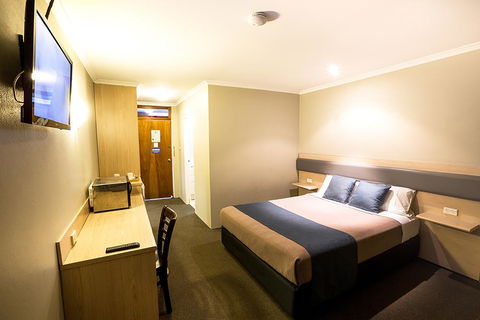 Lakeview Hotel Motel - Australian Directory 2