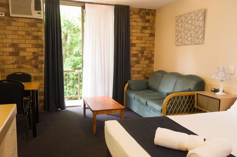 Lancaster Court Motel - Australian Directory 1