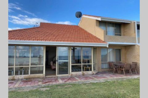 Lands Edge - Australian Directory 1