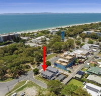 LAVISH BEACH HOUSE ON THE SURF SIDE - Australian Directory