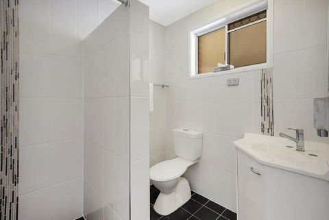 Leichhardt Motor Inn - Australian Directory 1