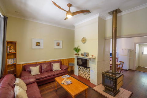 Lewana Cottages - Australian Directory 2