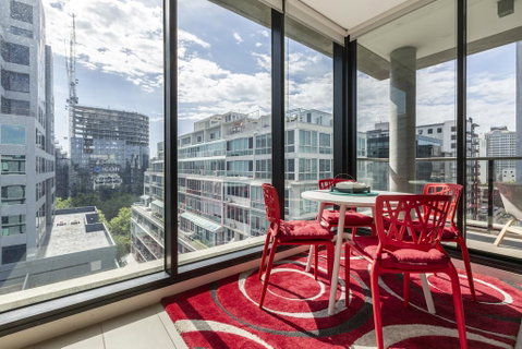 LIGHT, AIRY, SPACIOUS QUEENS ROAD APARTMENT - Australian Directory 1