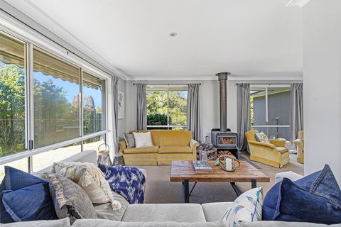 Lilyview Cottage - Robertson - Australian Directory 2