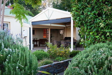 Linfield Cottage - Australian Directory 0