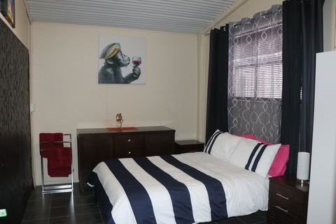 Linga Longa Spiritual Retreat - Australian Directory 1