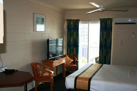 Luma Luma Holiday Apartments - Australian Directory 1