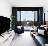 Luxe Apartment Five Minutes From Airport and City - Australian Directory