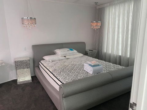 Luxury Apartment, Perfect Location - Australian Directory 2