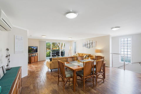 Luxury Boardwalk Apartment - Unit 7 - Australian Directory 3