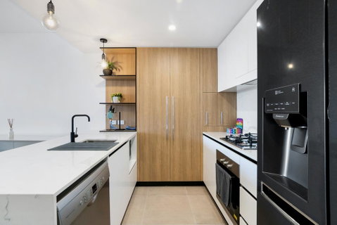 Luxury Living With Panoramic Views - Australian Directory 1