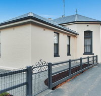 Luxury on the Esplanade - Australian Directory