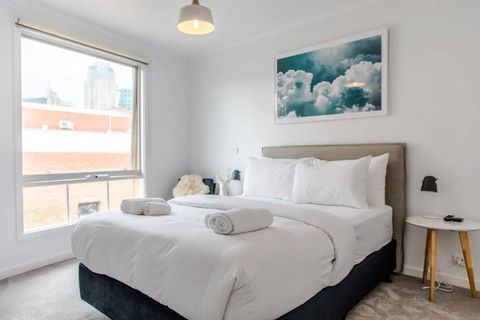Luxury Spacious 2 Bedroom Fitzroy Apartment - Australian Directory 3