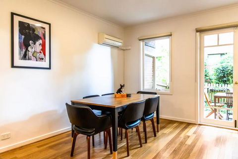Luxury Spacious 2 Bedroom Fitzroy Apartment - Australian Directory 2