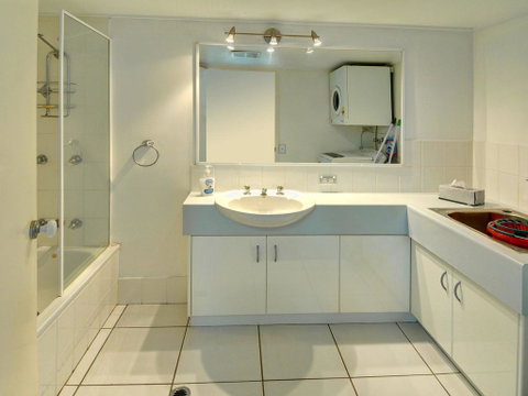 Mainsail 3 - 2 BDRM Apt In Central Mooloolaba - Australian Directory 2