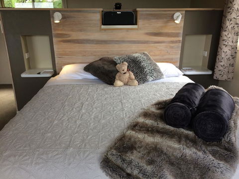 Maleny Luxury Cottages - Australian Directory 0