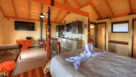 Maleny Tropical Retreat - Australian Directory 1
