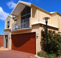 MANDURAH on the TERRACE - Australian Directory