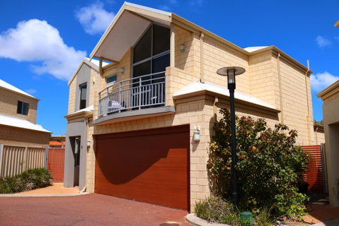 MANDURAH On The TERRACE - Australian Directory 0