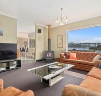 Manfield City Waterfront View Cottage - Australian Directory