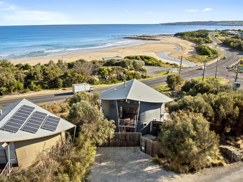 Manta Ray One - Australian Directory 3