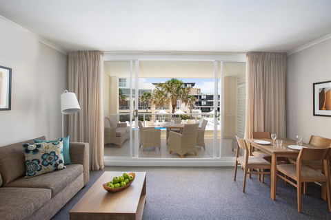 Mantra Ettalong Beach - Australian Directory 1