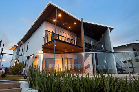 Marina Views Townhouse - Australian Directory 0