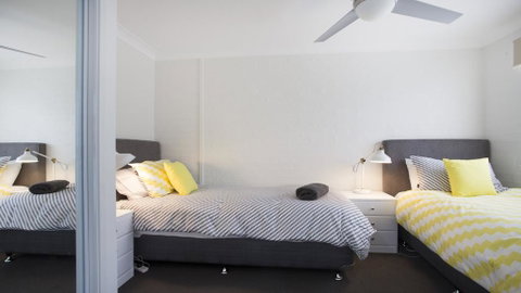Mariners 2 - Mollymook - Australian Directory 2