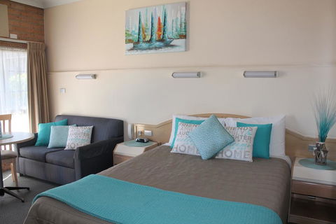 Marriott Park Motel - Australian Directory 1