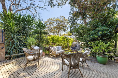 MARTHA COTTAGE - MT MARTHA - Australian Directory 1