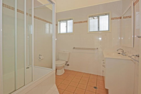 Matron 17, Narrawallee - Australian Directory 2