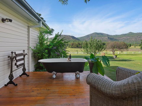 Meerea Country Estate Adjoining Wollombi National Park - Australian Directory 2