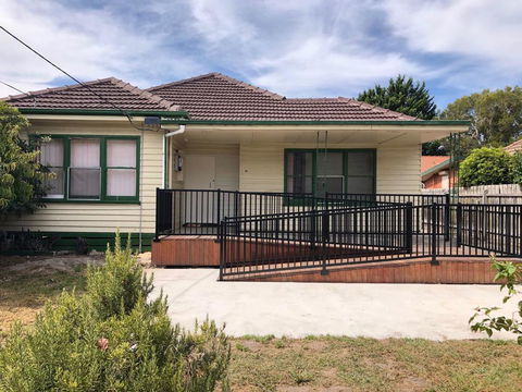 Melbourne Short Stay - Clayton Station, Monash Uni, Hospital - Australian Directory 0