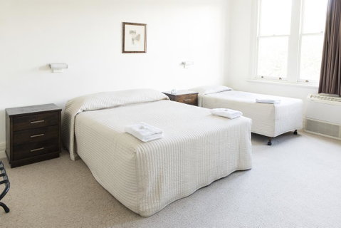 Mercantile Hotel - Australian Directory 3
