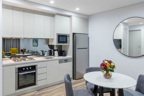 Meriton Suites Bondi Junction - Australian Directory 1