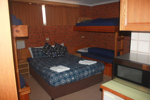 Merrijig Motor Inn - Australian Directory 3