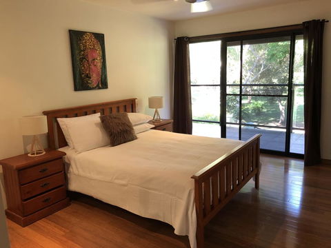 Miami Tranquility - Australian Directory 2