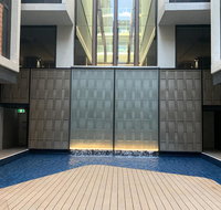 MidnightBraddon Modern Executive Apt Pool Sauna Secure Parking Wine - Australian Directory