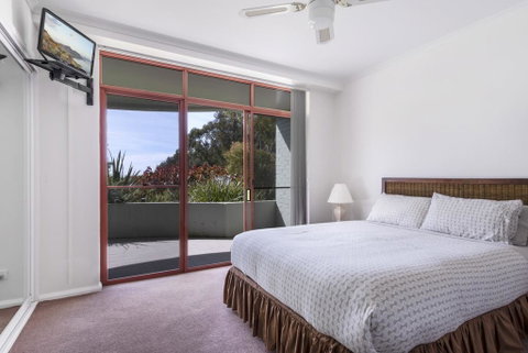 Mitchell Pde 2/1a - Fathoms - Australian Directory 2