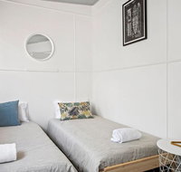 Mitchell Pde 31 Mollymook - Australian Directory