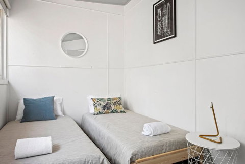 Mitchell Pde 31 Mollymook - Australian Directory 0