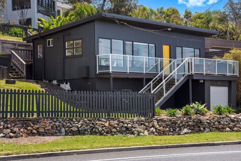 Mitchell Pde 31 Mollymook - Australian Directory 2