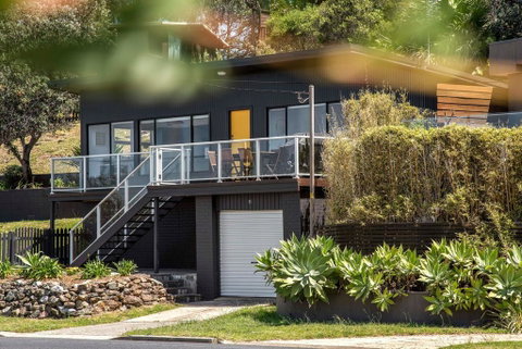Mitchell Pde 31 Mollymook - Australian Directory 1