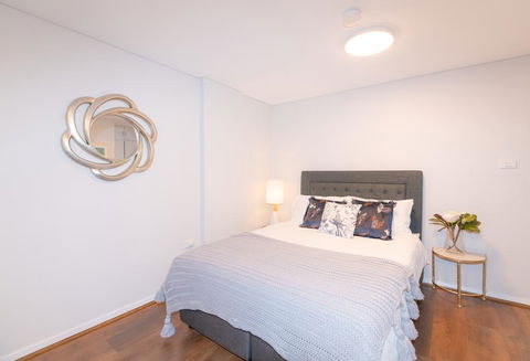 MLB48-Sydney Harbour Stunning View Studio With Free Parking - Australian Directory 2