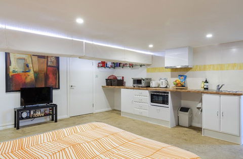Modern & Homely Comfort - Australian Directory 2