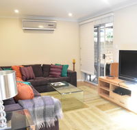 Modern 2 Bedroom Unit Close to CBD - Australian Directory